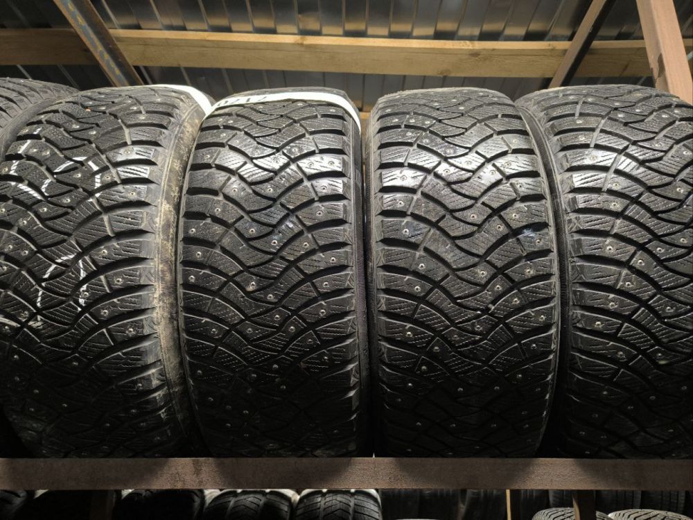 Dunlop Grandtrek Ice03 245/50 R19 4 шт.