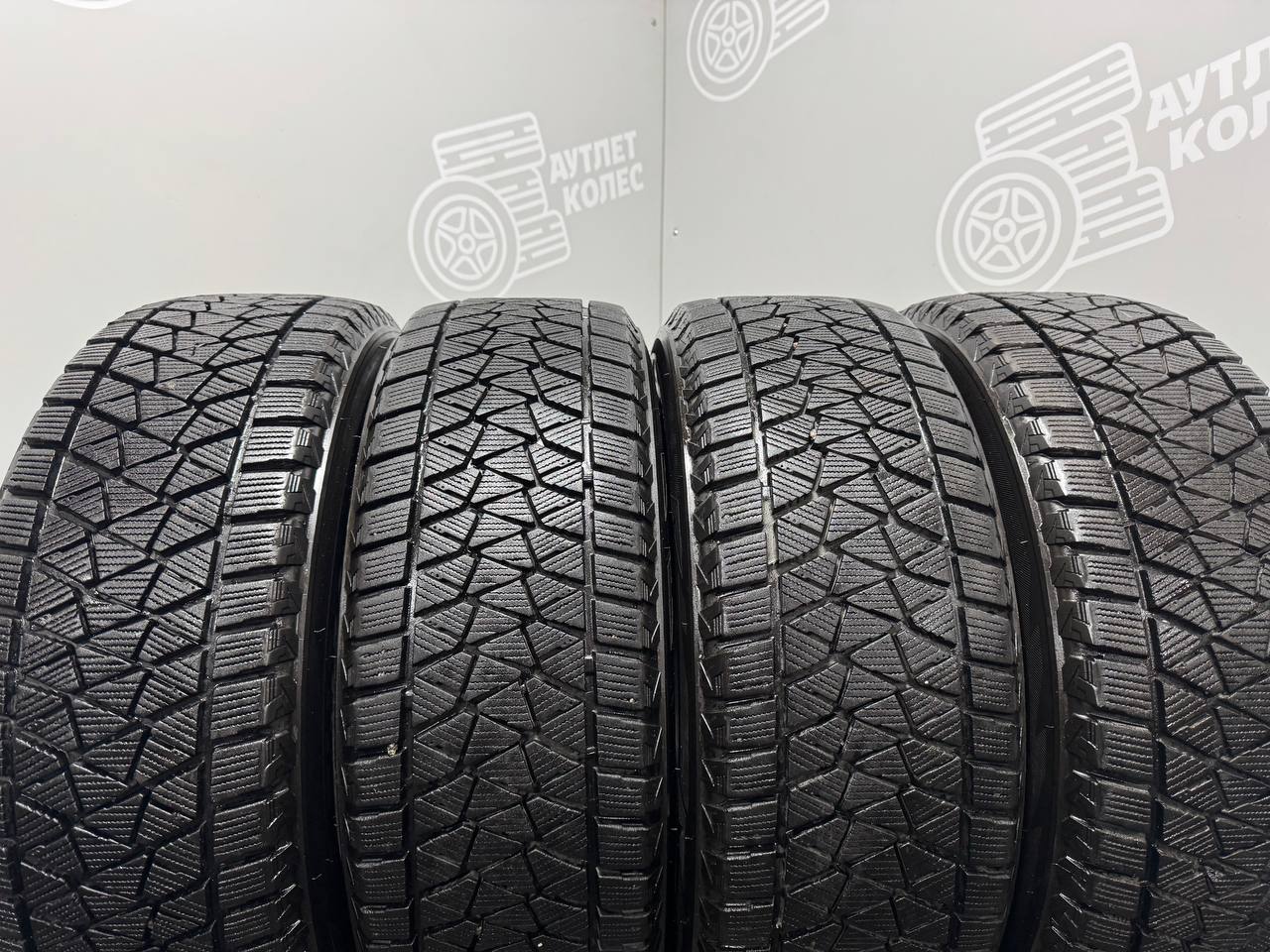 Bridgestone Blizzak DM-V2 225/60 R17