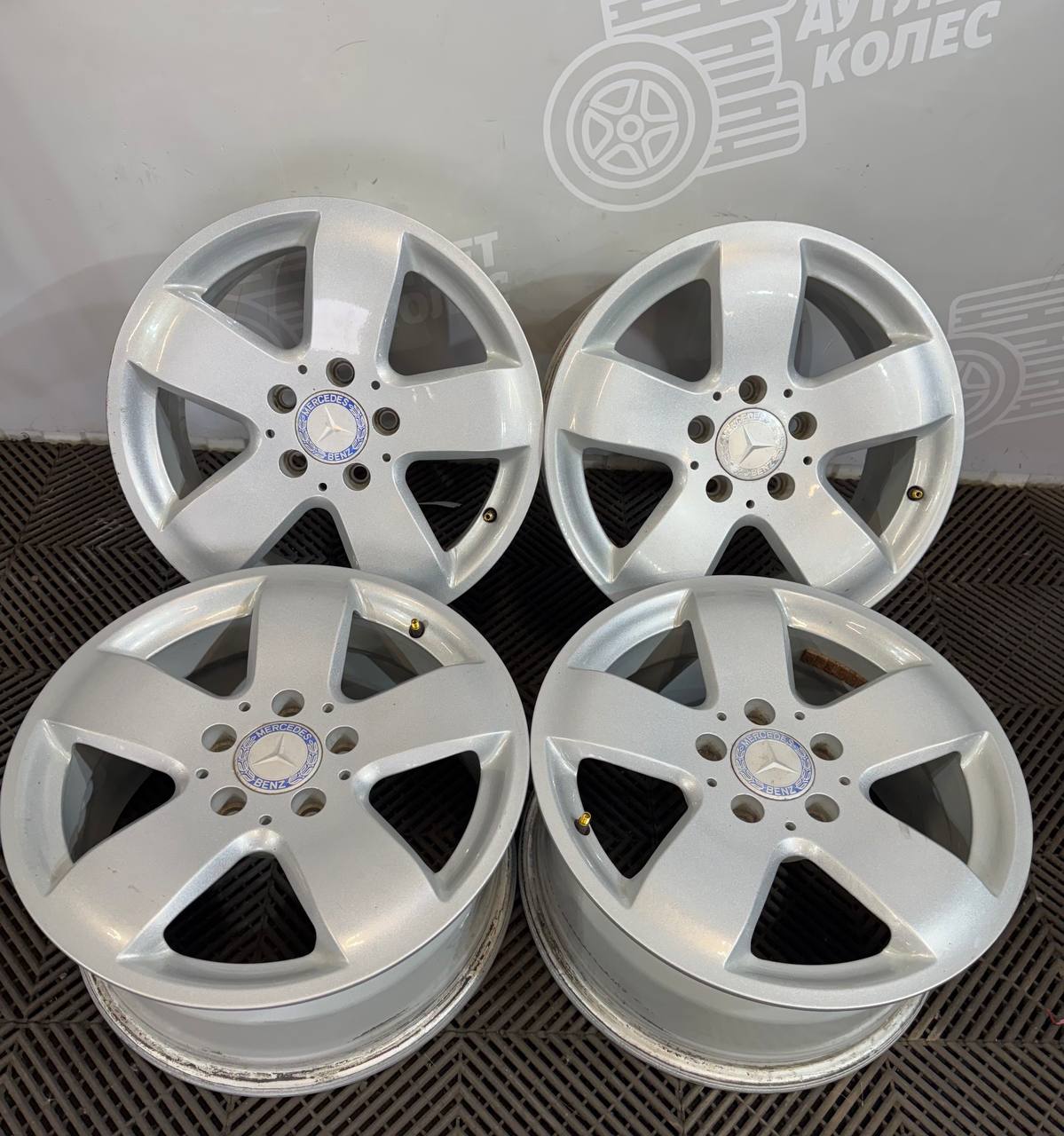 Диски литые R16 Mercedes