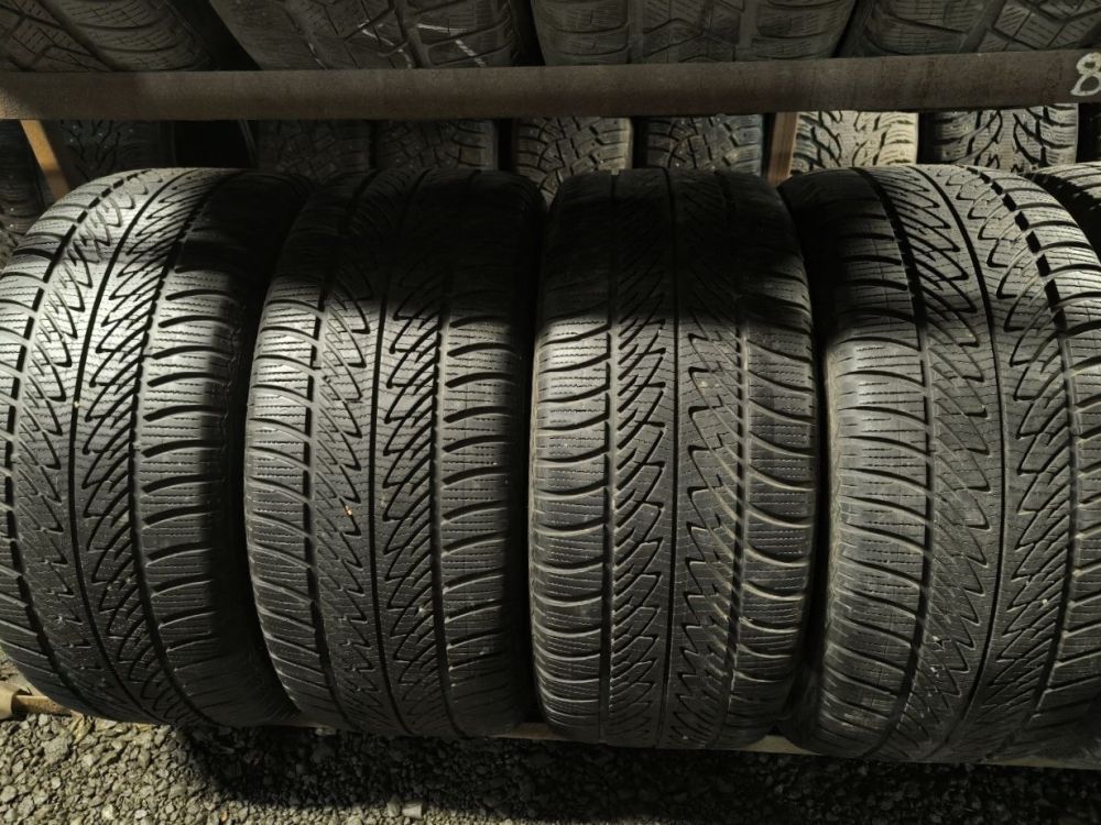 Goodyear UltraGrip 8 Performance 285/45 R20 4 шт.