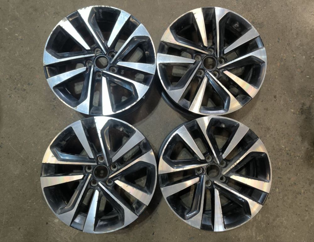 Комплект литых дисков Volkswagen R17 4 шт.